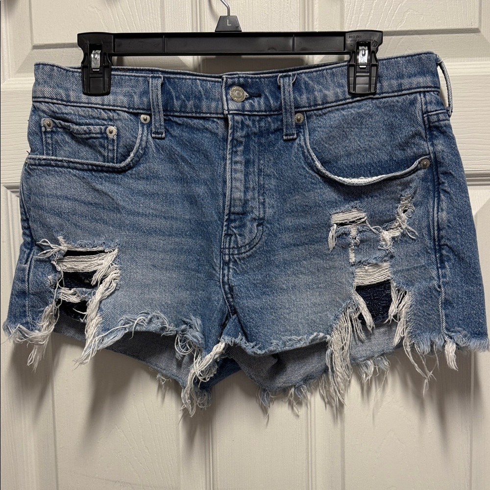 EUC Lucky Brand 3" Mid Rise Boy Short size 8/29